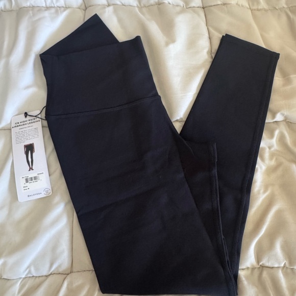 ALO Yoga Black Airbrush Leggings NEW size Medium - Picture 1 of 7